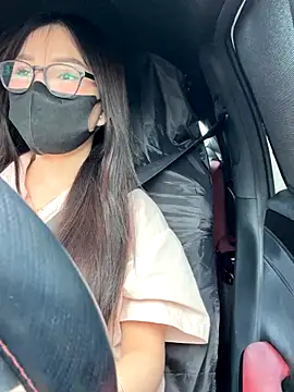 Snapshot of Linh_2004 chatting on September 25, 6:06 am Linh 2004 online show from September 25, 6:06 am