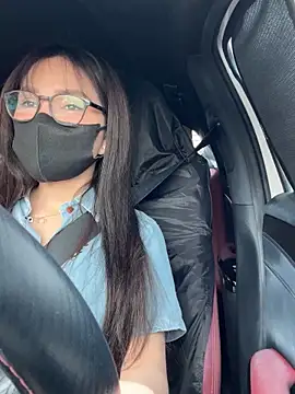 Snapshot of Linh_2004 chatting on September 30, 5:01 am Linh 2004 online show from September 30, 5:01 am