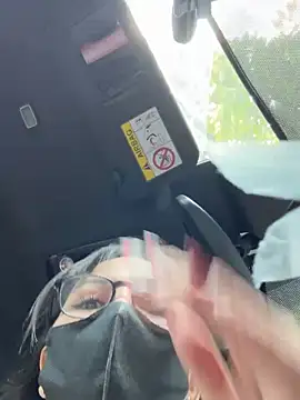 Snapshot of Linh_2004 chatting on October 6, 6:00 am Linh 2004 online show from October 6, 6:00 am