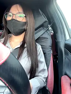 Snapshot of Linh_2004 chatting on October 8, 7:06 am Linh 2004 online show from October 8, 7:06 am