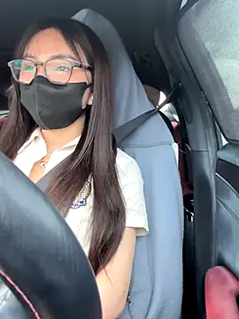 Snapshot of Linh_2004 chatting on October 16, 5:52 am Linh 2004 online show from October 16, 5:52 am