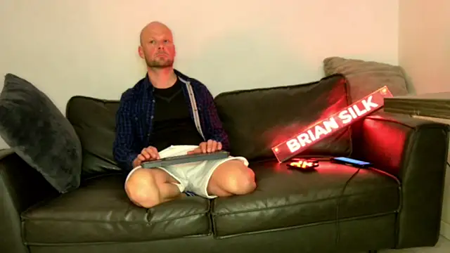 Snapshot of BRIANSILK77 chatting on September 25, 6:22 pm BRIANSILK77 online show from September 25, 6:22 pm