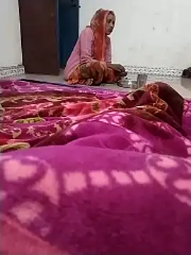 Snapshot of Hot_raaani chatting on December 20, 2:02 pm Hot raaani online show from December 20, 2:02 pm