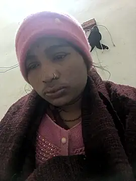 Hot raaani online show from January 8, 11:18 pm