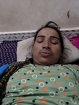 Hot raaani online show from February 16, 2:13 pm