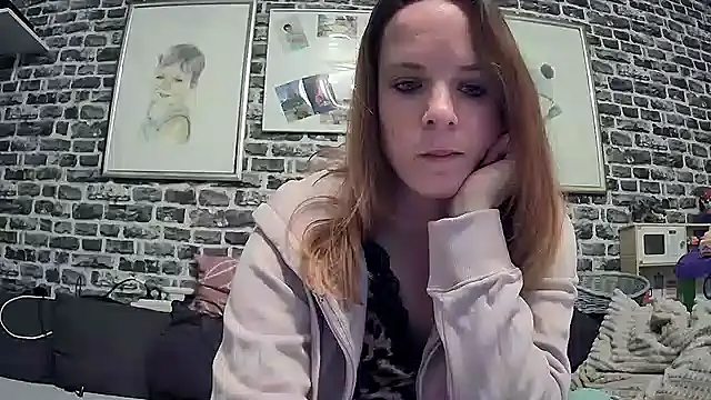 Snapshot of SexyMilf_37 chatting on September 29, 6:46 pm SexyMilf 37 online show from September 29, 6:46 pm