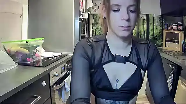 Snapshot of SexyMilf_37 chatting on October 1, 7:42 pm SexyMilf 37 online show from October 1, 7:42 pm