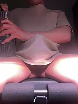 Snapshot of AnhK0501 chatting on February 22, 7:01 pm AnhK0501 online show from February 22, 7:01 pm