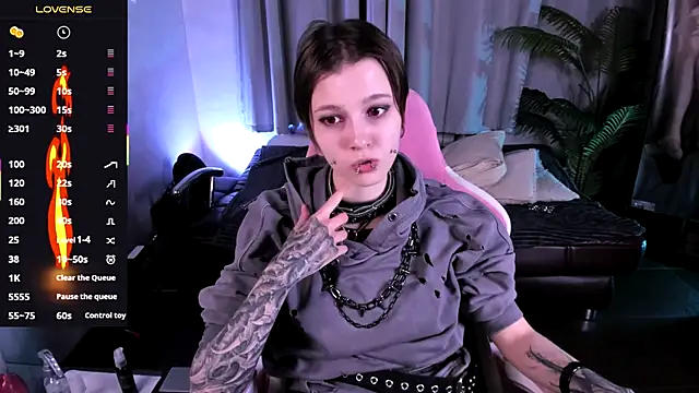 MiraVelle online show from October 3, 9:12 pm