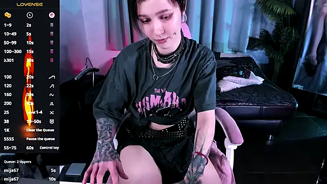 MiraVelle online show from October 19, 9:37 pm