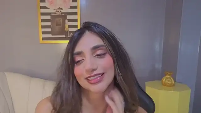 Snapshot of agatha_brooks_t chatting on February 17, 12:45 pm agatha brooks t online show from February 17, 12:45 pm