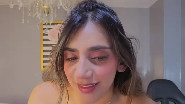 Snapshot of agatha_brooks_t chatting on February 21, 12:39 pm agatha brooks t online show from February 21, 12:39 pm