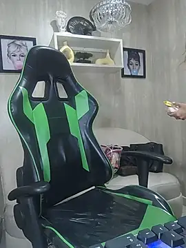 Snapshot of agatha_brooks_t chatting on February 23, 1:19 pm agatha brooks t online show from February 23, 1:19 pm