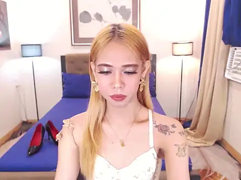 Snapshot of PreciousAmore chatting on May 23, 10:41 am PreciousAmore online show from May 23, 10:41 am