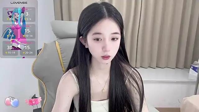 Snapshot of OiOi-666 chatting on April 28, 11:15 am OiOi-666 online show from April 28, 11:15 am
