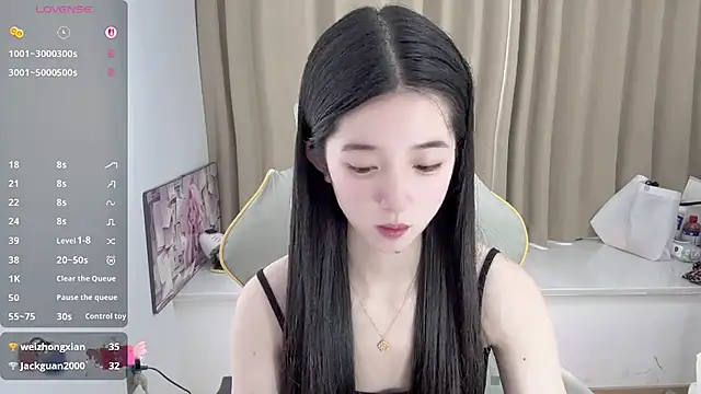 Snapshot of OiOi-666 chatting on May 19, 1:56 am OiOi-666 online show from May 19, 1:56 am