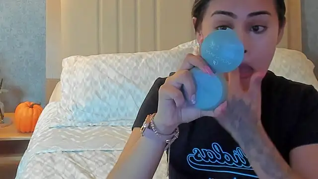 Emilly Beaumont online show from October 14, 11:44 am