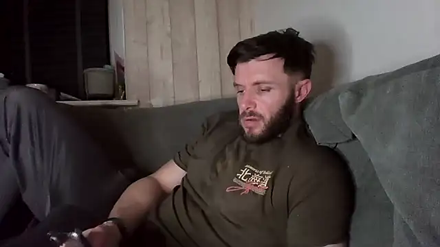 Snapshot of MasterJakeJohns chatting on March 31, 10:43 pm MasterJakeJohns online show from March 31, 10:43 pm