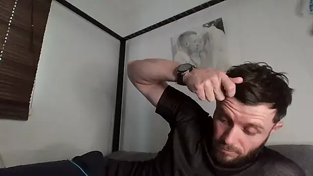 Snapshot of MasterJakeJohns chatting on April 4, 3:53 pm MasterJakeJohns online show from April 4, 3:53 pm