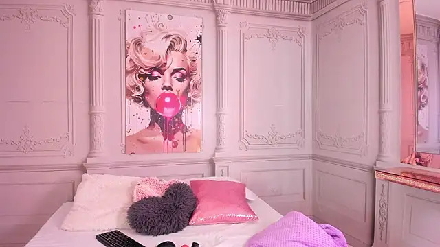 Snapshot of luna_hot_ass chatting on March 13, 9:10 pm luna hot ass online show from March 13, 9:10 pm