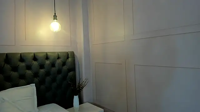 Snapshot of luna_hot_ass chatting on March 21, 10:35 pm luna hot ass online show from March 21, 10:35 pm