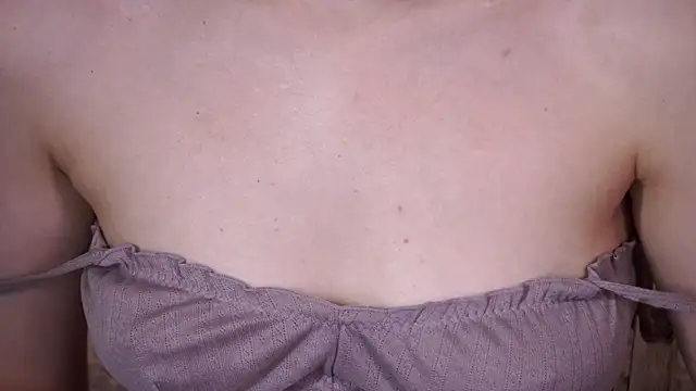 Snapshot of DiamondGoldie chatting on January 10, 1:46 pm DiamondGoldie online show from January 10, 1:46 pm