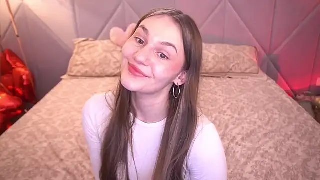 Snapshot of DiamondGoldie chatting on February 15, 8:16 pm DiamondGoldie online show from February 15, 8:16 pm