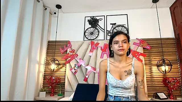 Snapshot of Cinthiabaker chatting on September 25, 11:47 am Cinthiabaker online show from September 25, 11:47 am