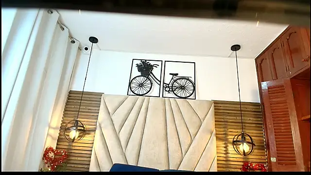 Snapshot of Cinthiabaker chatting on October 6, 11:29 am Cinthiabaker online show from October 6, 11:29 am