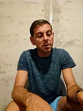 Alex-andru88 online show from October 28, 5:22 am