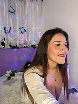 Snapshot of Linda_Bellucci chatting on February 8, 4:27 am Linda Bellucci online show from February 8, 4:27 am