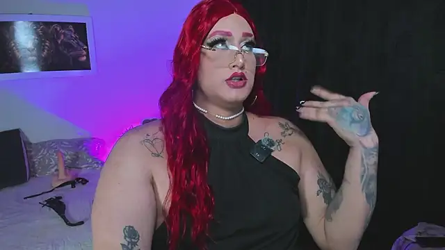 Snapshot of Sweetveronik_44 chatting on March 7, 6:54 am Sweetveronik 44 online show from March 7, 6:54 am