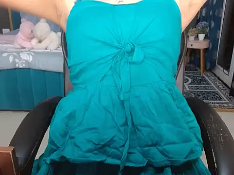 Urlove lily online show from September 12, 3:45 pm