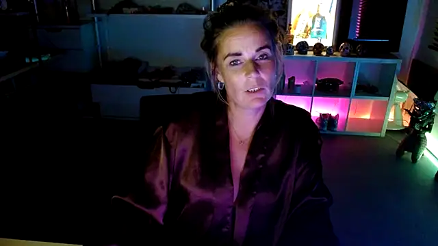 Mrs-Aurora online show from October 5, 1:48 am