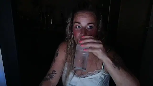Mrs-Aurora online show from May 9, 9:42 pm