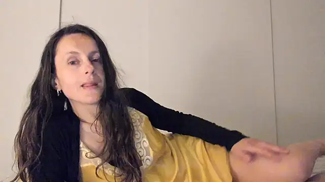 Snapshot of Cimbelka chatting on May 18, 8:14 pm Cimbelka online show from May 18, 8:14 pm