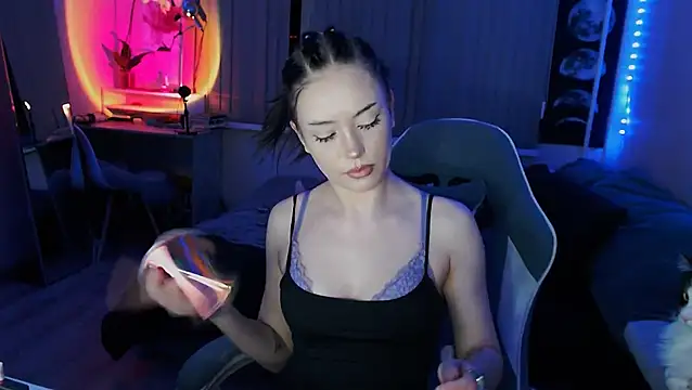 cutefrendlyuser online show from May 20, 10:38 pm