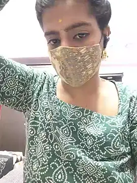 Snapshot of Tamil-Meenu12 chatting on June 29, 11:21 am Tamil-Meenu12 online show from June 29, 11:21 am
