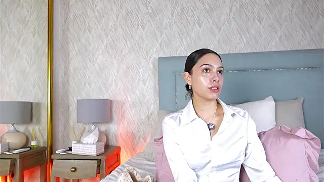 Sofy Bradd online show from September 19, 8:05 am