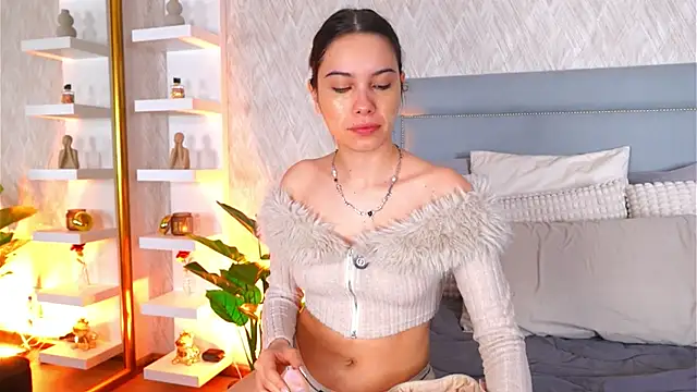 Sofy Bradd online show from March 21, 8:19 am