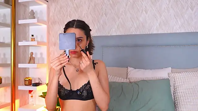 Sofy Bradd online show from May 9, 5:45 am