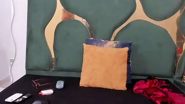 perlaasm online show from October 12, 1:10 pm