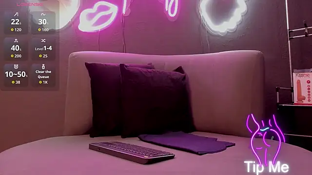 Snapshot of MissKathyfox chatting on October 10, 8:52 pm MissKathyfox online show from October 10, 8:52 pm