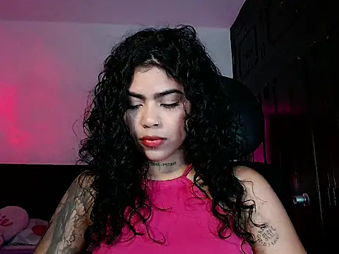 Snapshot of violetwitch05 chatting on September 13, 4:23 am violetwitch05 online show from September 13, 4:23 am