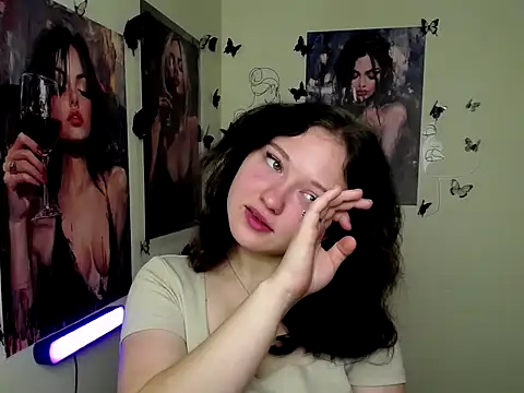 LadyAlice  online show from October 6, 6:22 am