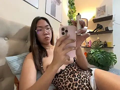 Snapshot of Sluttgwen69 chatting on March 14, 5:51 pm Sluttgwen69 online show from March 14, 5:51 pm