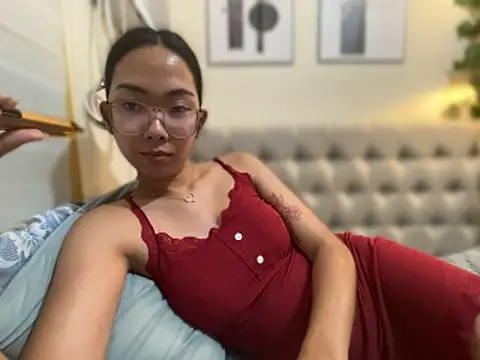 Snapshot of Sluttgwen69 chatting on April 29, 3:27 pm Sluttgwen69 online show from April 29, 3:27 pm