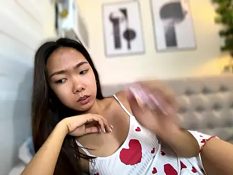Snapshot of Sluttgwen69 chatting on May 7, 5:40 pm Sluttgwen69 online show from May 7, 5:40 pm