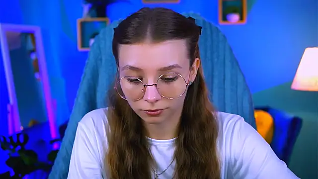 JulieDaniel online show from September 30, 9:14 am