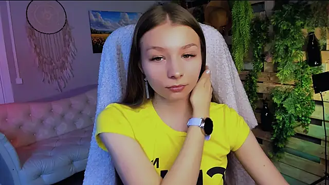 JulieDaniel online show from January 13, 8:19 am